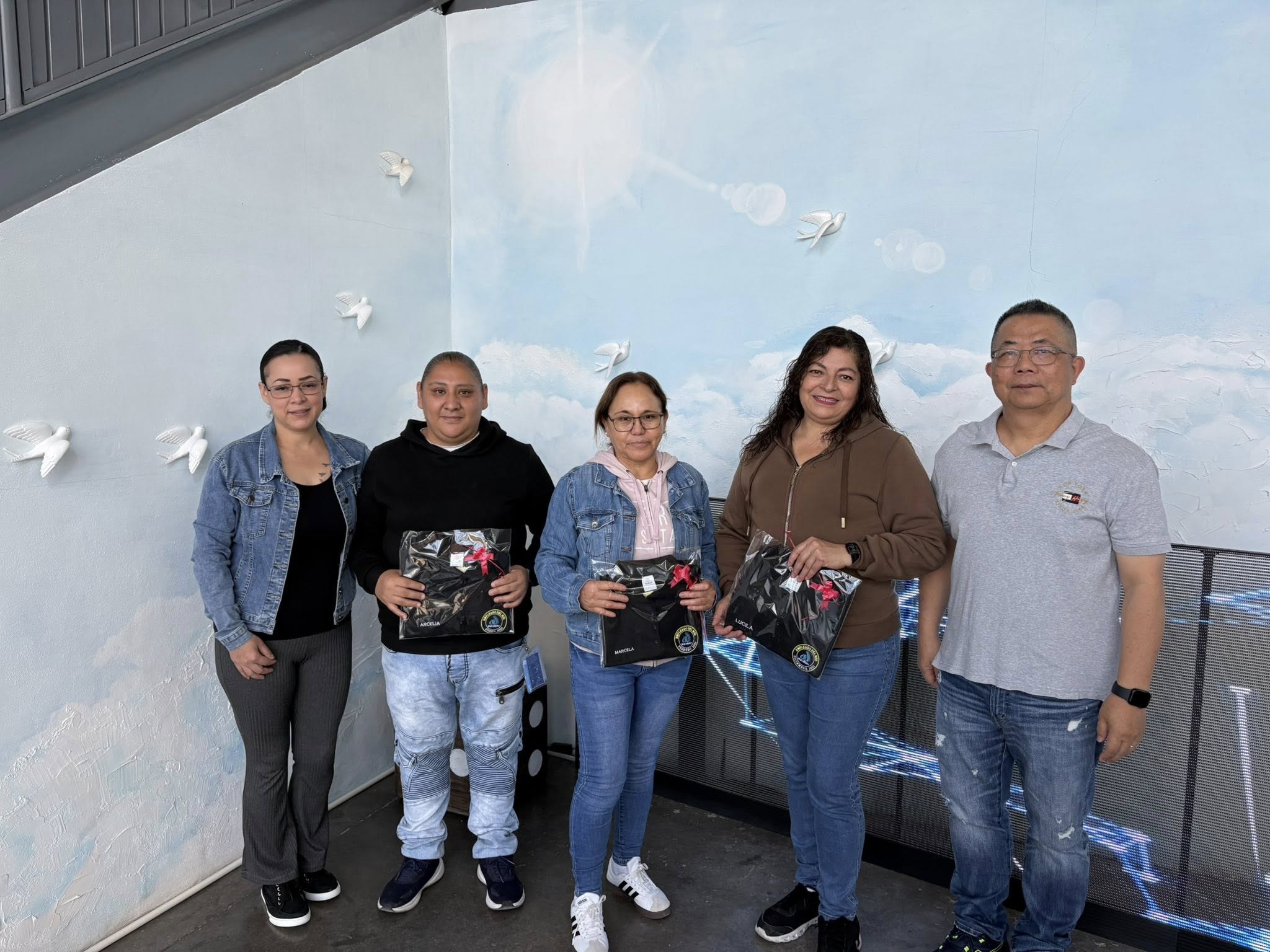 “El éxito no es la suma de grandes logros, sino la constancia en hacer bien lo pequeño cada día.” ✨ - Archivo 2